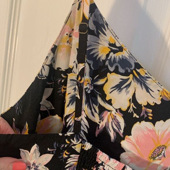 GAP SUN DRESS SPAGHETTI STRAPS AND ELASTIC AT BACK SWING SKIRT PRINT SZ MED - Picture 10 of 10